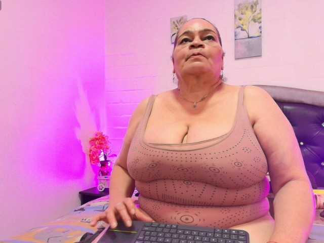 VickyBoobss live cam on BongaCams