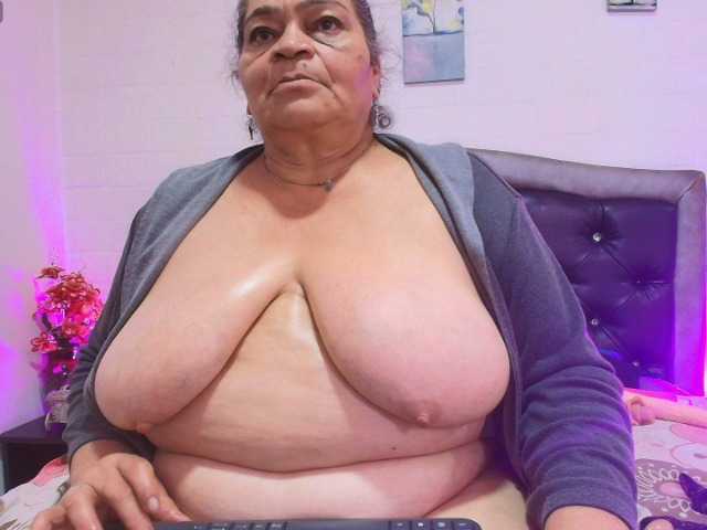 VickyBoobss live webcam show