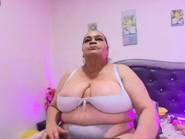 QueenMatturex live webcam show