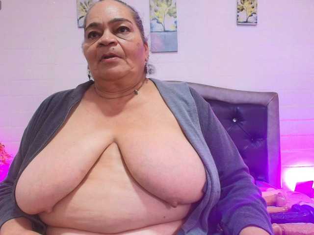 VickyBoobss live webcam show