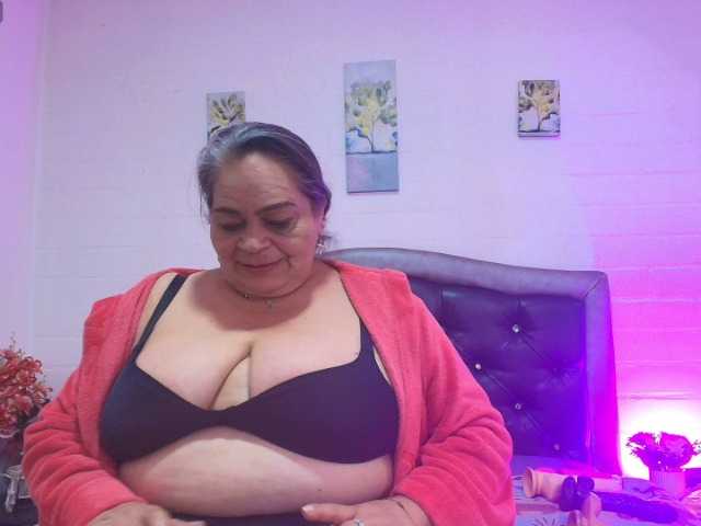VickyBoobss live cam on BongaCams