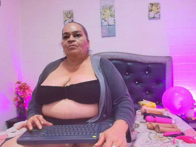 QueenMatturex live webcam show