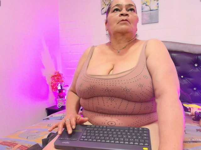 VickyBoobss