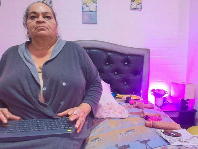 VickyBoobss live cam on BongaCams