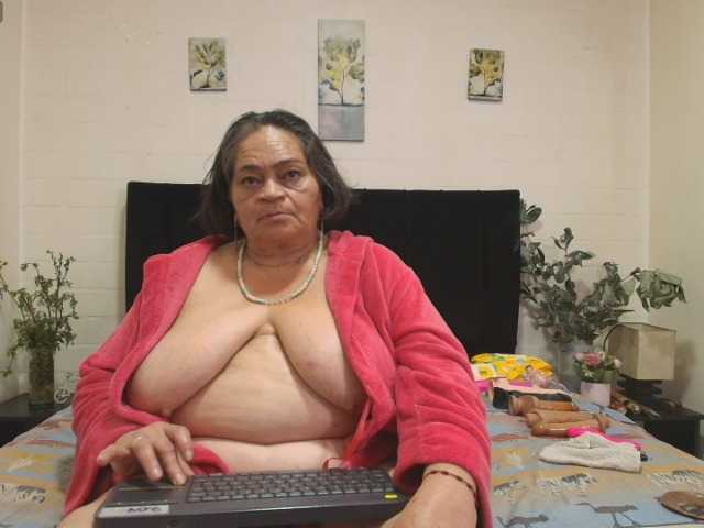 VickyBoobss live cam on BongaCams