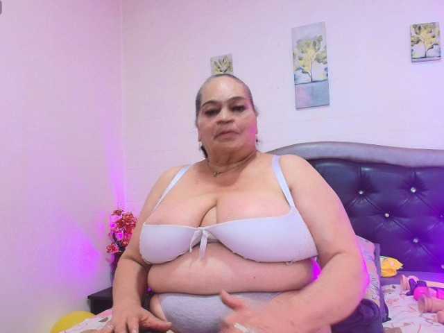 QueenMatturex live webcam show