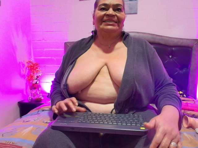 VickyBoobss