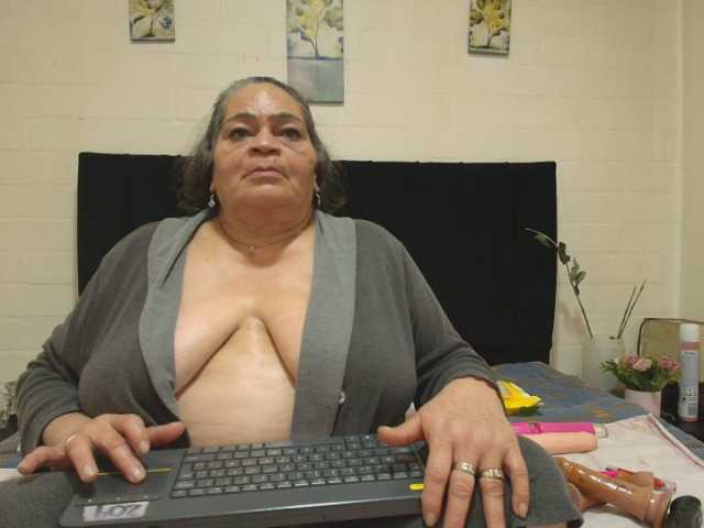 VickyBoobss