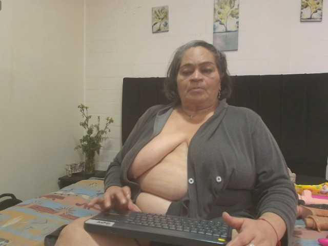 VickyBoobss live cam on BongaCams
