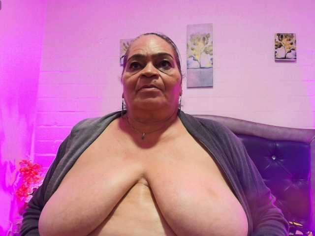 VickyBoobss live cam on BongaCams