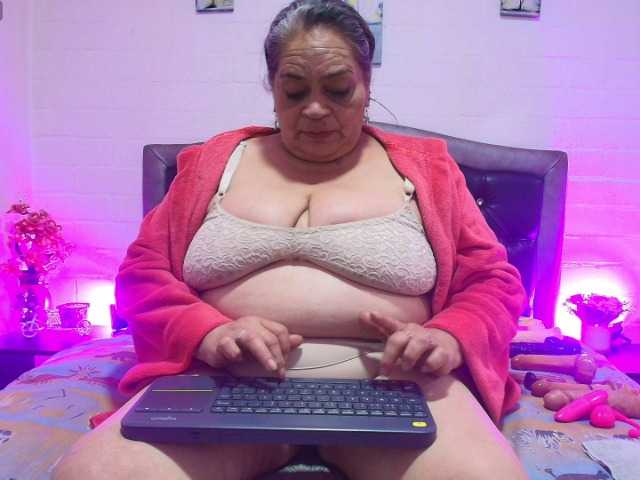 VickyBoobss live cam on BongaCams