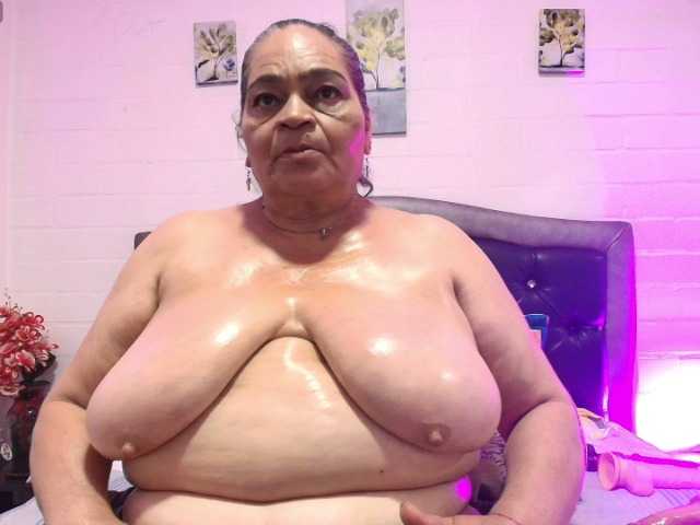 VickyBoobss live cam on BongaCams