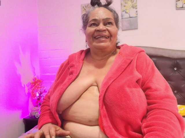 VickyBoobss live cam on BongaCams