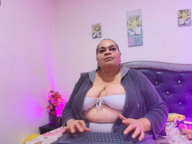 QueenMatturex live webcam show