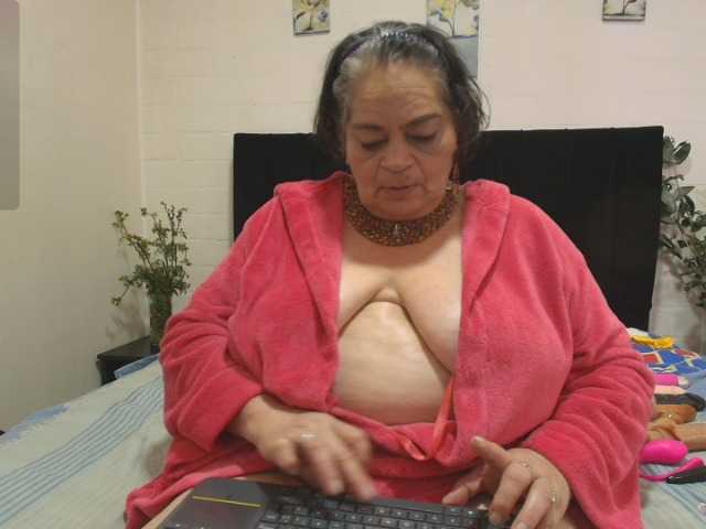 VickyBoobss