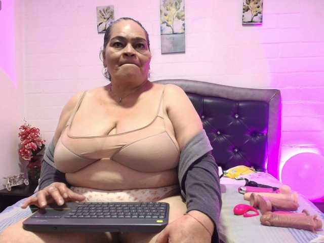 VickyBoobss