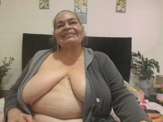 VickyBoobss live cam on BongaCams