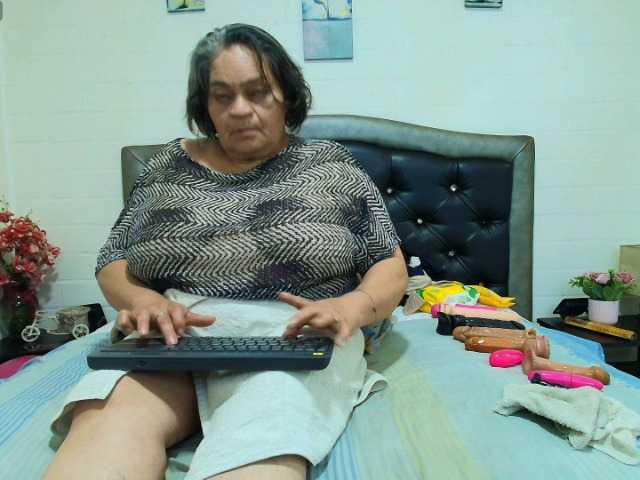 VickyBoobss live cam on BongaCams