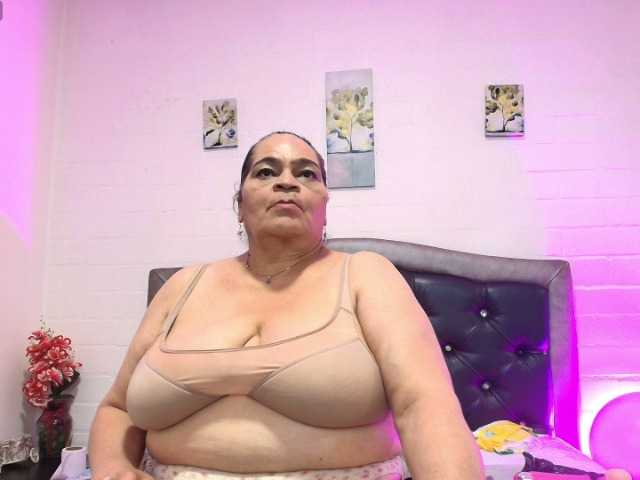 VickyBoobss live cam on BongaCams