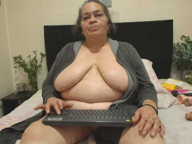 QueenMatturex live cam preview