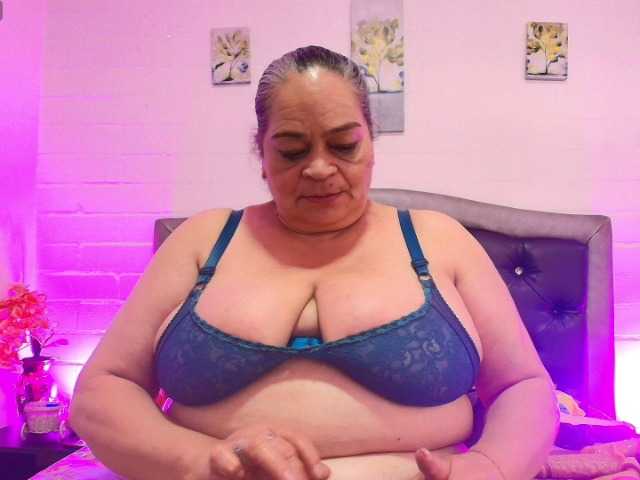 VickyBoobss live cam on BongaCams