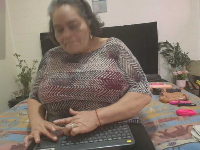 VickyBoobss live cam on BongaCams