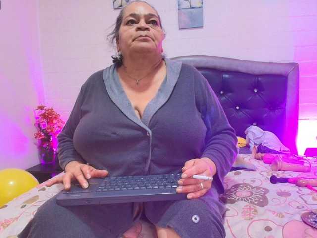 VickyBoobss live cam on BongaCams