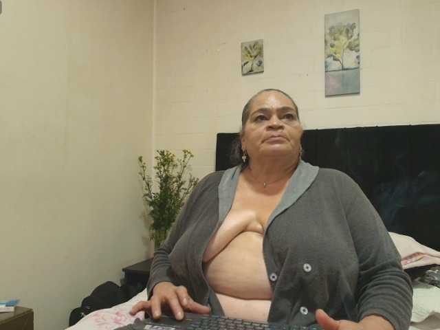 VickyBoobss live cam on BongaCams