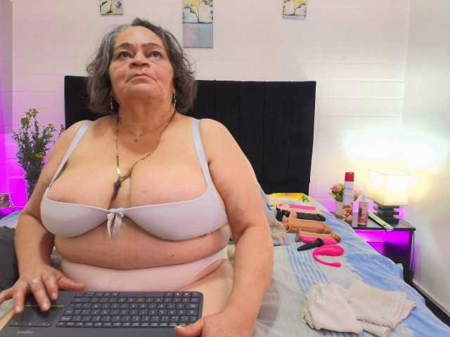 VickyBoobss