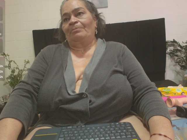 VickyBoobss live cam on BongaCams