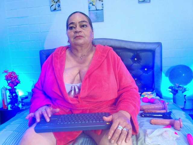 VickyBoobss's BongaCams show and profile