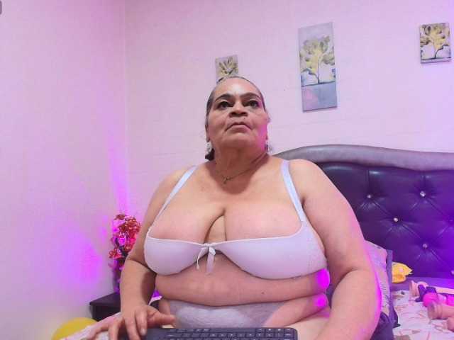 QueenMatturex live webcam show