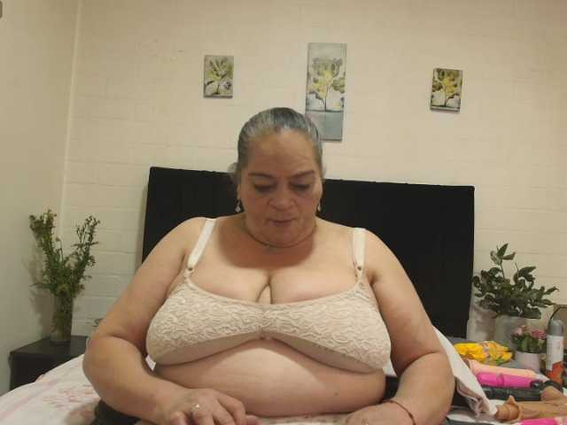 VickyBoobss live cam on BongaCams