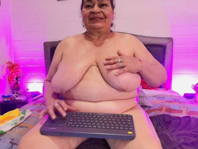 VickyBoobss live cam on BongaCams