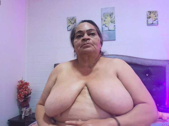 VickyBoobss live cam on BongaCams
