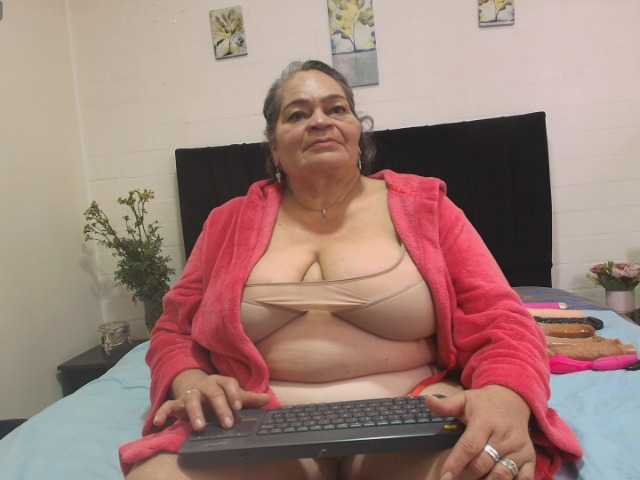 VickyBoobss live cam on BongaCams