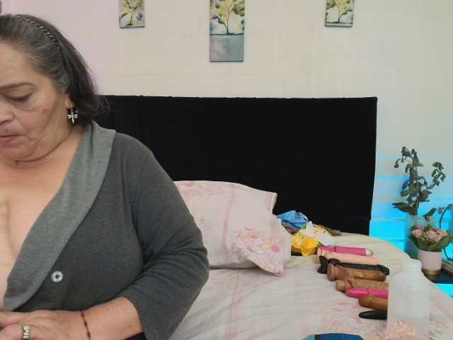 VickyBoobss live cam on BongaCams
