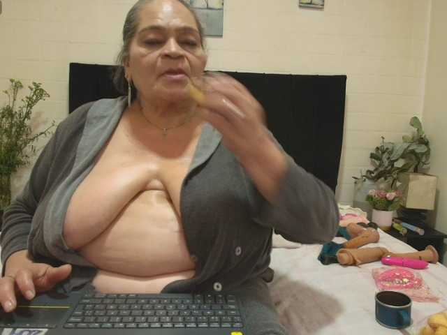 QueenMatturex live cam preview