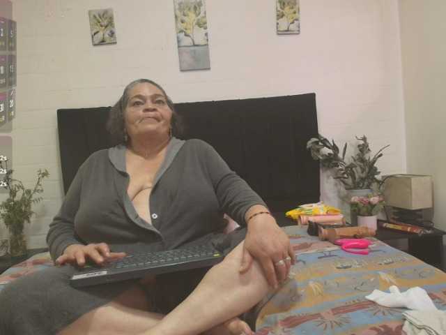 VickyBoobss live cam on BongaCams