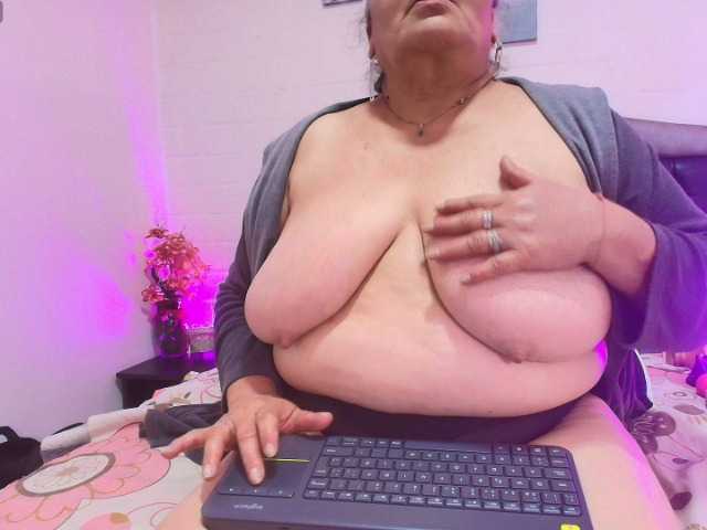 VickyBoobss