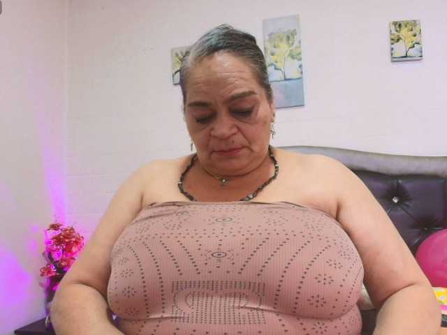 VickyBoobss live webcam show