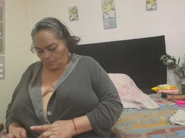 VickyBoobss live cam on BongaCams