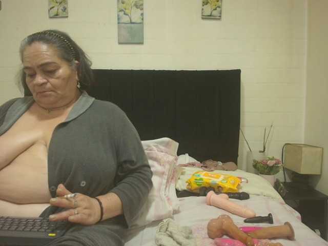 QueenMatturex live cam preview