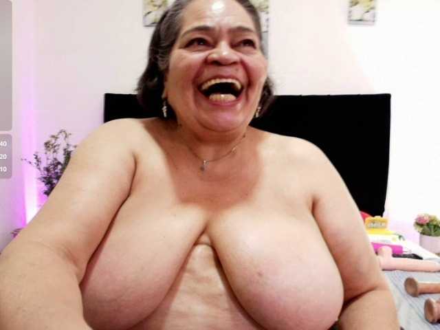 VickyBoobss live cam on BongaCams