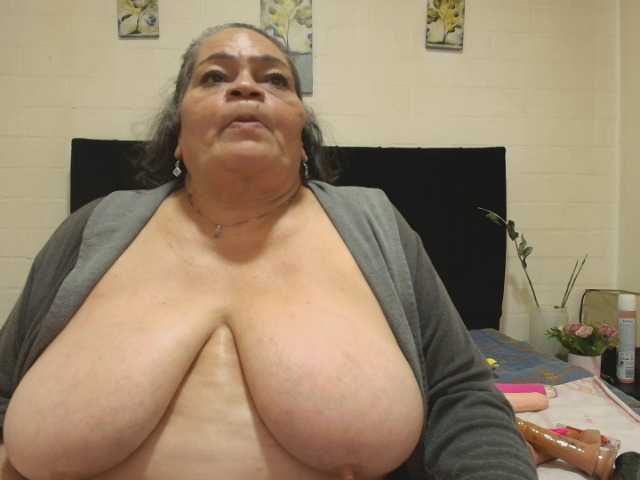 QueenMatturex live cam preview