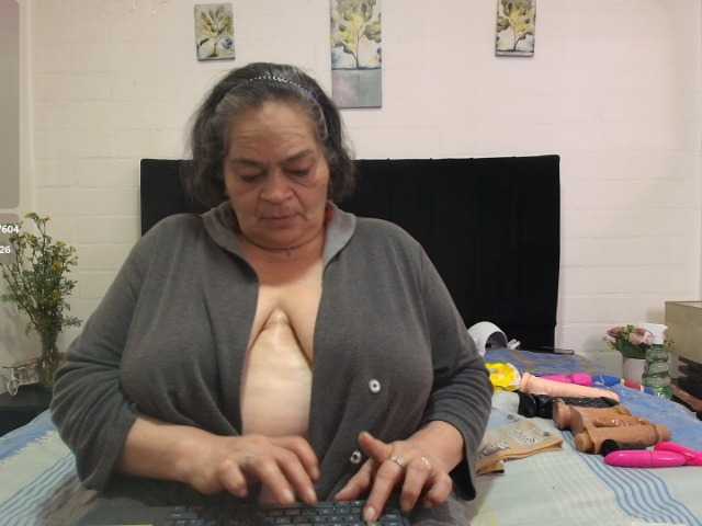 VickyBoobss live cam on BongaCams