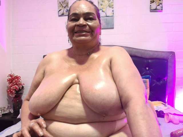 VickyBoobss live cam on BongaCams
