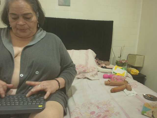 QueenMatturex live cam preview