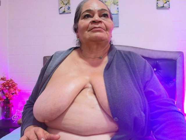 VickyBoobss live cam on BongaCams