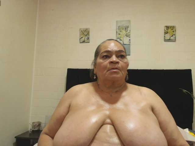 VickyBoobss, live now on BongaCams